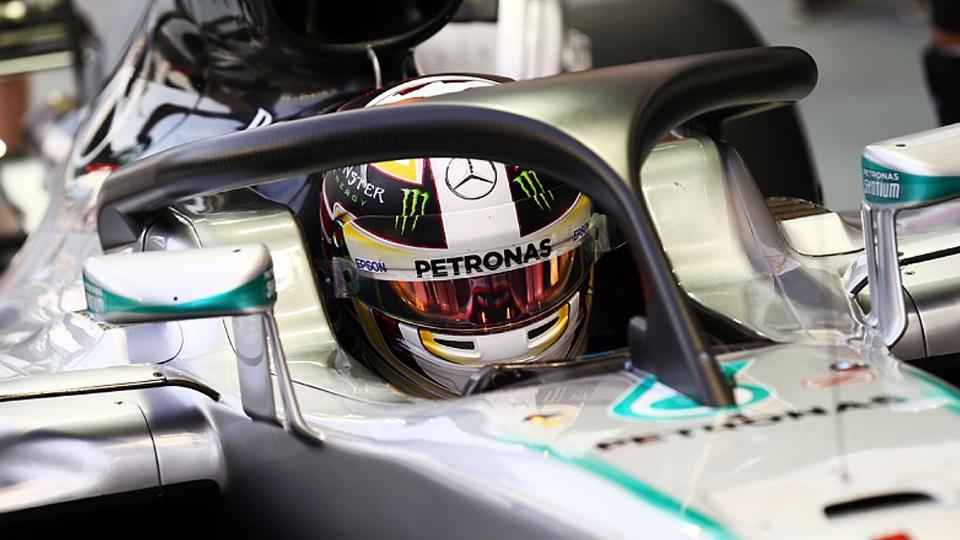 Pembalap tim Mercedes, Lewis Hamilton - INDOSPORT